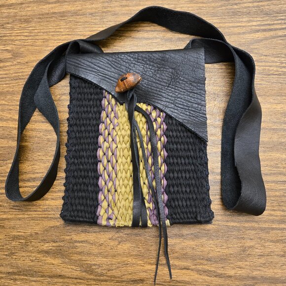 Women's Genuine Leather/Woven Black Crossbody Bag w/Flap Closure - Size Small - Picture 1 of 10